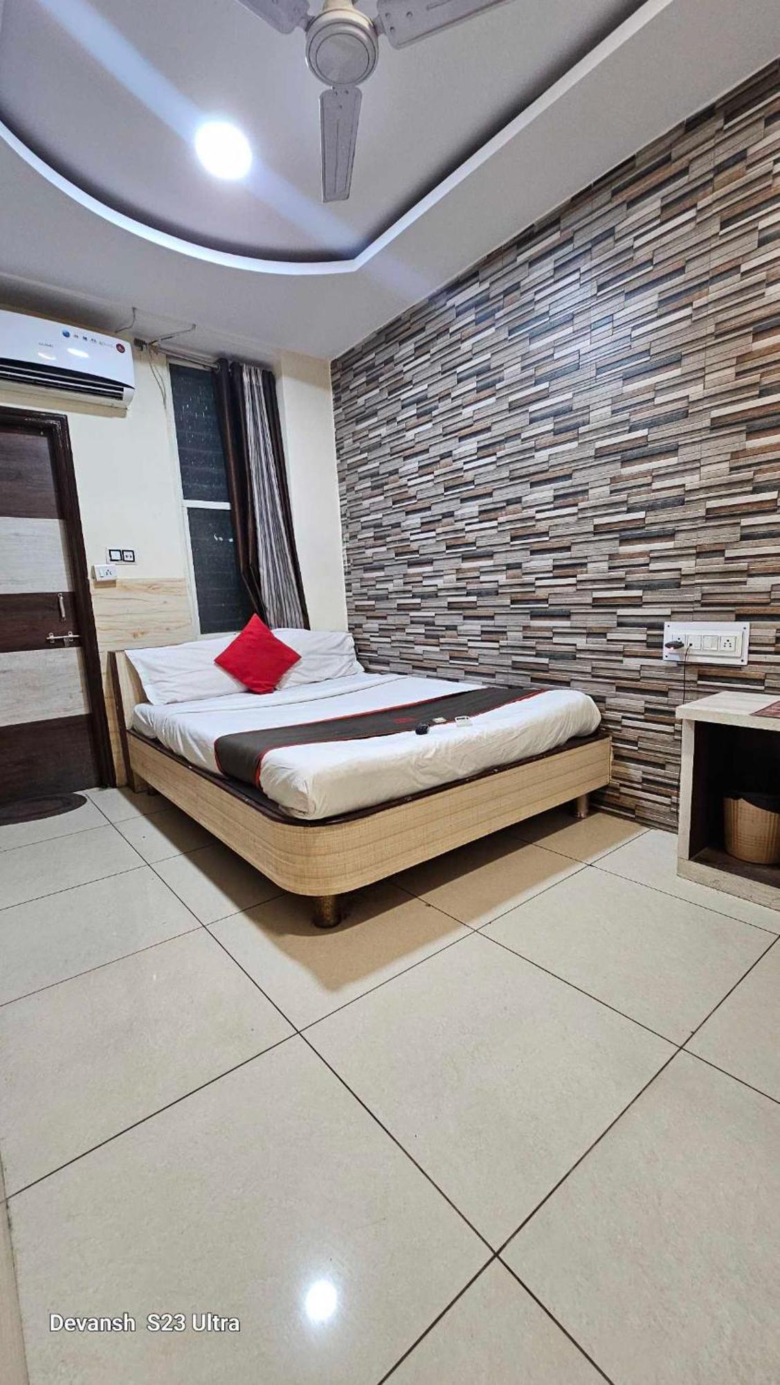 Mehar Residency 3* Indore